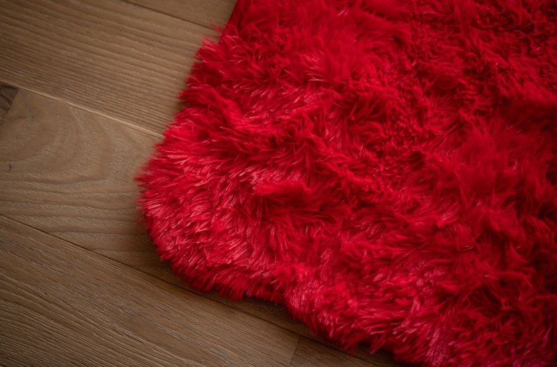 Plyšový koberec - červený