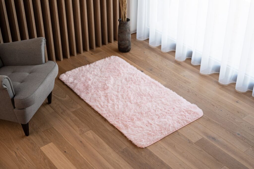 Plyšový koberec BEST - světle růžový, náhled v interiéru