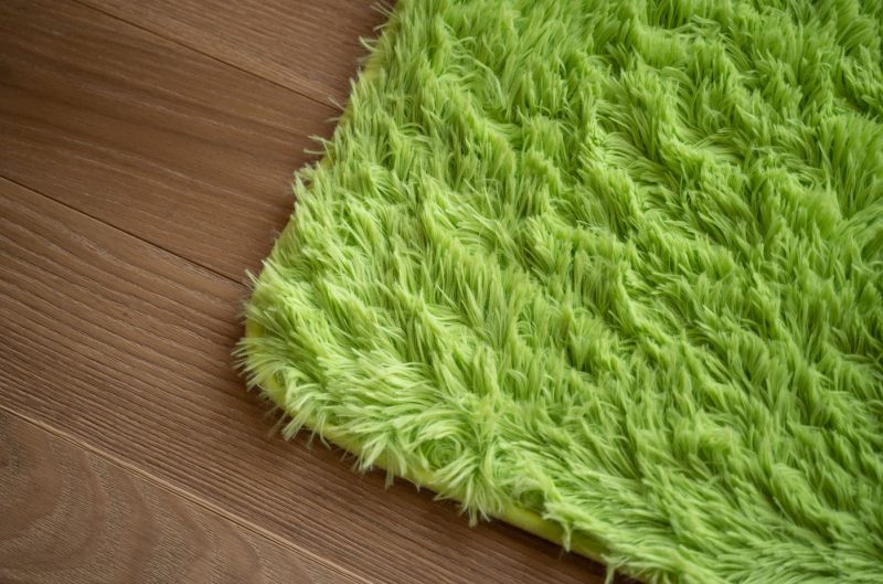 Plyšový koberec - zelený