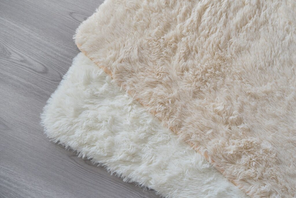 Plyšový koberec BEST - bílý ivory